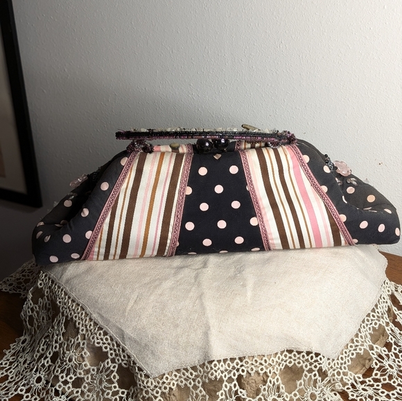 Mary Frances hand bag beads fabric - Picture 17 of 17
